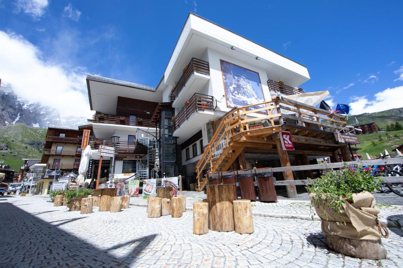 Hotel Meuble' Joli Breuil-Cervinia Exterior foto